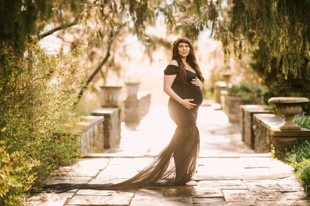 dramatic moody maternity session game of thrones crown amaroq design skylands manor ringwood nj north jersey baby bump pregnant