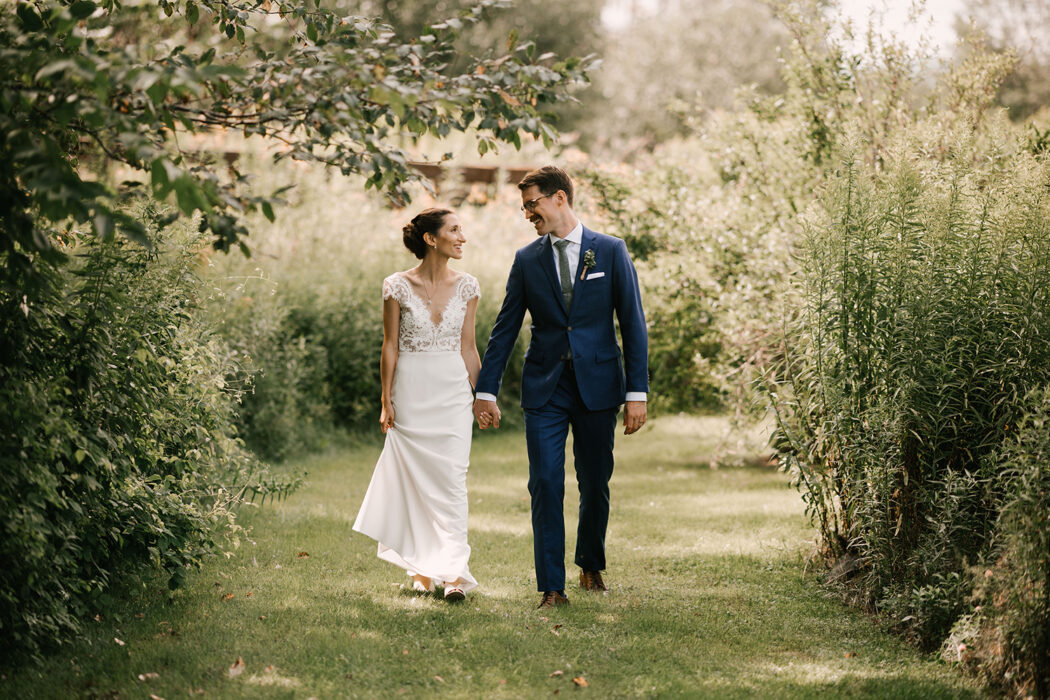 spruceton inn summer august wedding catskills NY anais asette