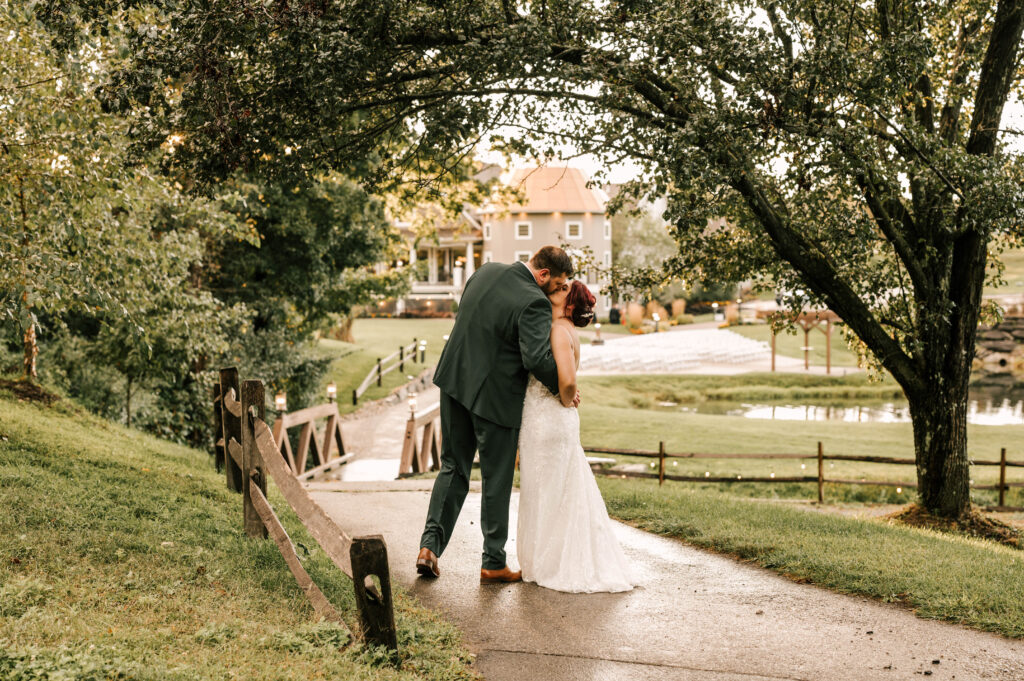 couple kissing at bear brook valley